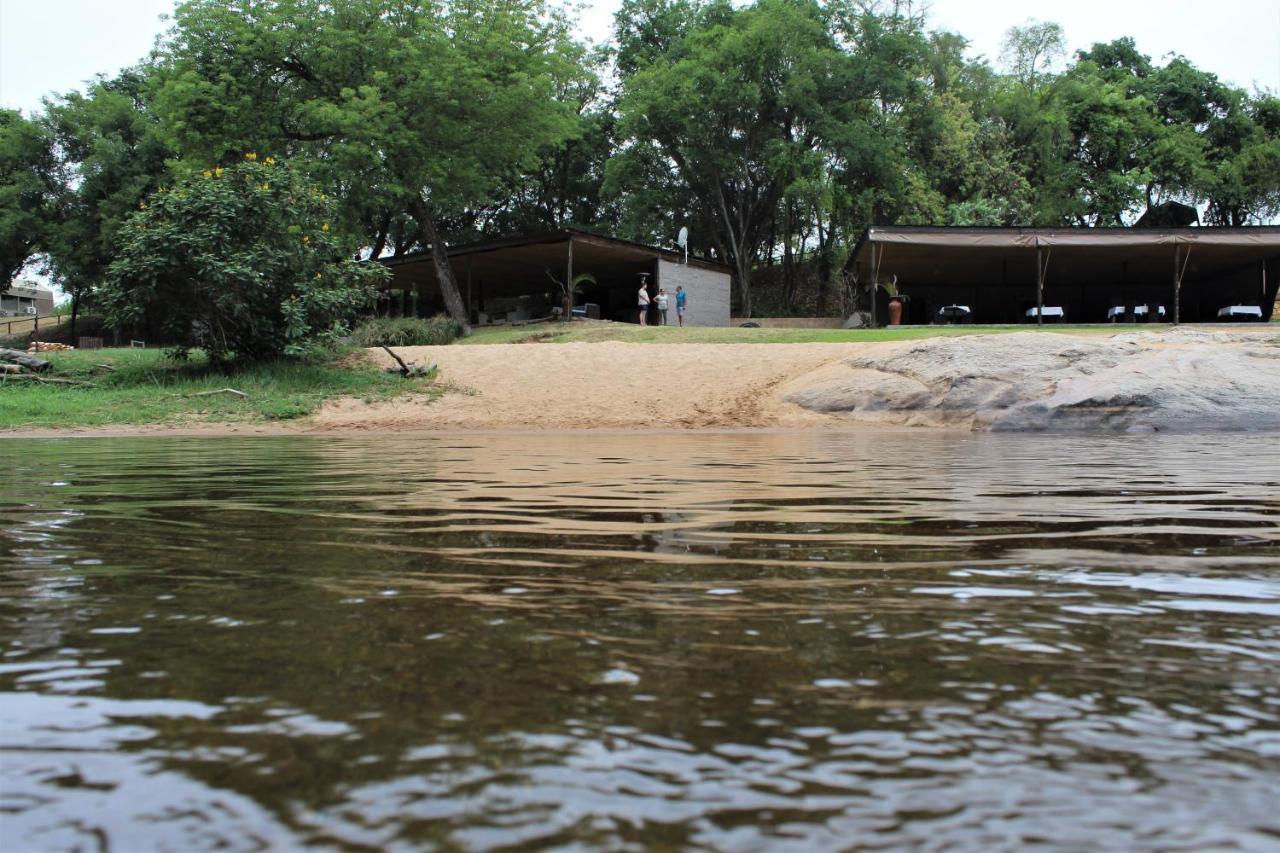 Lions Rock Rapids - Lodge Хейзивью Экстерьер фото